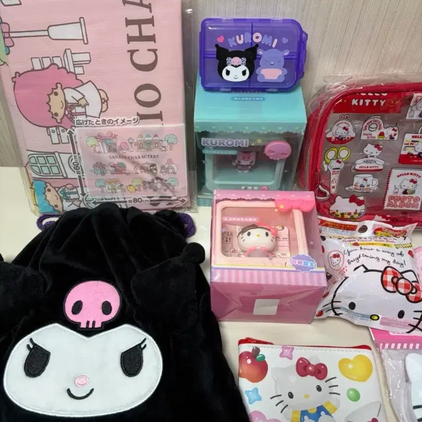 [BUNJANG] Sanrio Hello Kitty Kuromi Hangyodon Miscellaneous Goods Bundle Set (15 Types) / 산리오 헬로키티 쿠로미 한교동 잡화굿즈 15종 정리 일괄판매 파우치 텀블러 무드등 공개박스