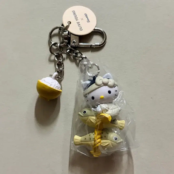 [BUNJANG] Olive Young Sanrio Ggulbi Kitty Keyring / 올리브영 굴비키티