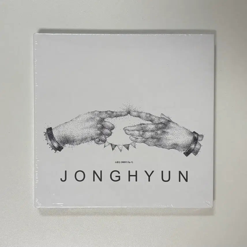 [BUNJANG] SHINee Jonghyun OP.1 Photobook Sealed / 종현 소품집 미개봉