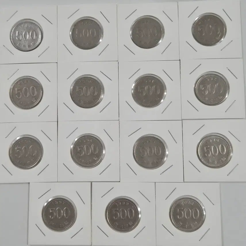 [BUNJANG] 1982-2018 500 Won Coin Collection (33 Coins) / 500원 줄세우기 1982 - 2018년 33개