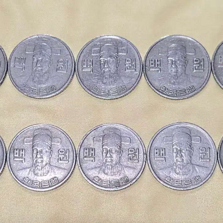 [BUNJANG] 1977 100 Won Coin Bundle (10 pcs) / 1977년 100원 동전 10개 일괄