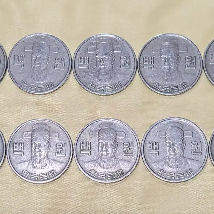 [BUNJANG] 1977 100 Won Coin Bundle (10 pcs) / 1977년 100원 동전 10개 일괄
