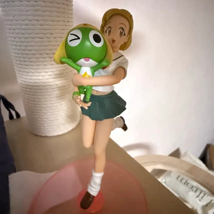 [BUNJANG] Keroro Frog Holding Gero Figure / 케로로 모아 피규어