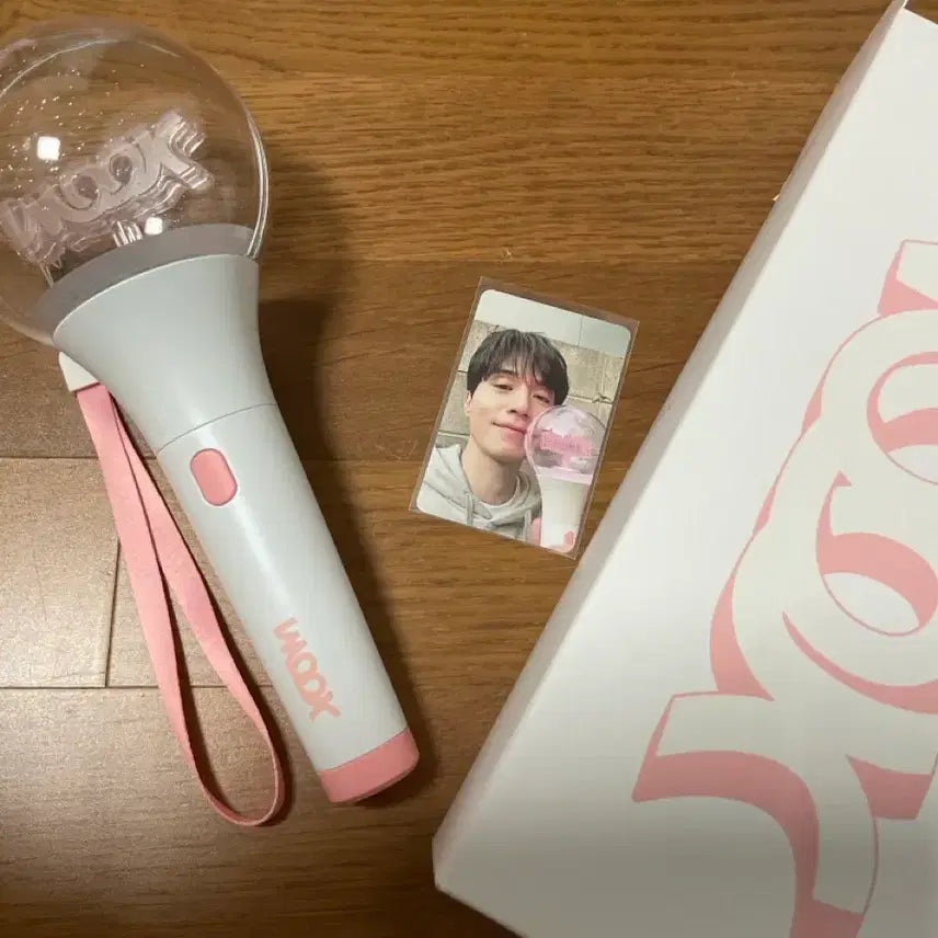 [BUNJANG] Lee Dong Wook "Wookdongi" Lightstick Bundle Set / 이동욱 응원봉 팔아요 욱동이 이동욱 포카 일괄