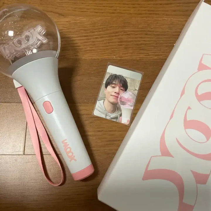[BUNJANG] Lee Dong Wook "Wookdongi" Lightstick Bundle Set / 이동욱 응원봉 팔아요 욱동이 이동욱 포카 일괄