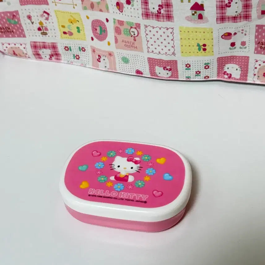 [BUNJANG] Vintage Hello Kitty Storage Box (Lunchbox) / 특가)고전키티소품보관함(도시락)