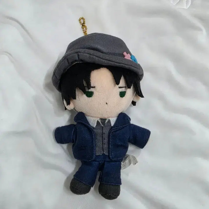 [BUNJANG] Attack on Titan x Sanrio Characters Levi Plush Doll / 진격의 거인 산리오 캐릭터즈 콜라보 무뉴구루미 리바이 인형 정품