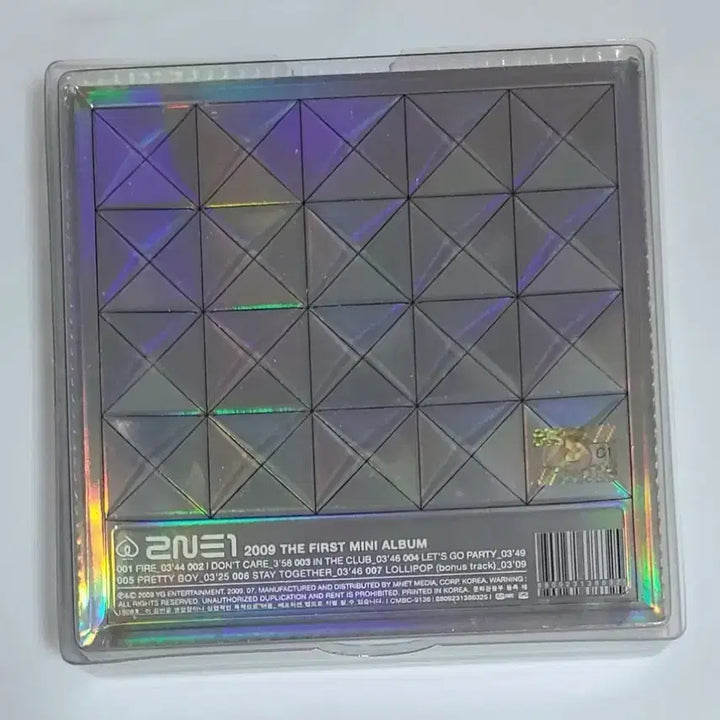 [BUNJANG] 2NE1 1st Mini Album CD / 투애니원 미니 1집 2NE1 앨범 시디 Cd