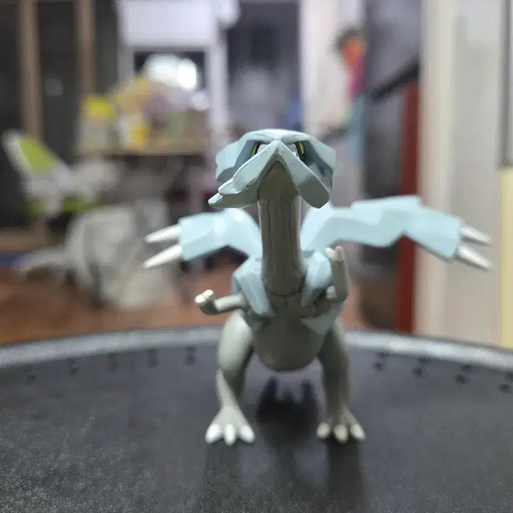 [BUNJANG] Takara Tomy Reshiram Pokemon Figure (Used) / 포켓몬 피규어 몬코레 중고 큐레무 타카라토미