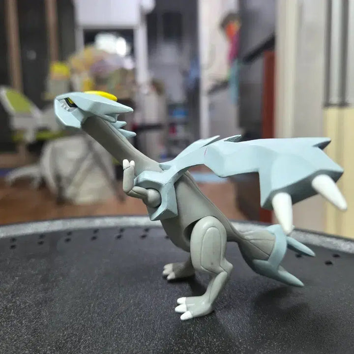 [BUNJANG] Takara Tomy Reshiram Pokemon Figure (Used) / 포켓몬 피규어 몬코레 중고 큐레무 타카라토미