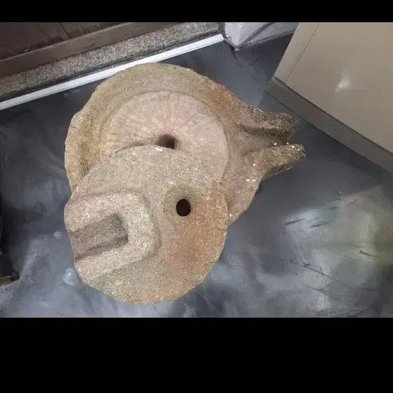 [BUNJANG] Antique Millstone Grinder (50x36cm) / 50   36 센치 풀메  멧돌진품 옛날꺼3명운반이동가능