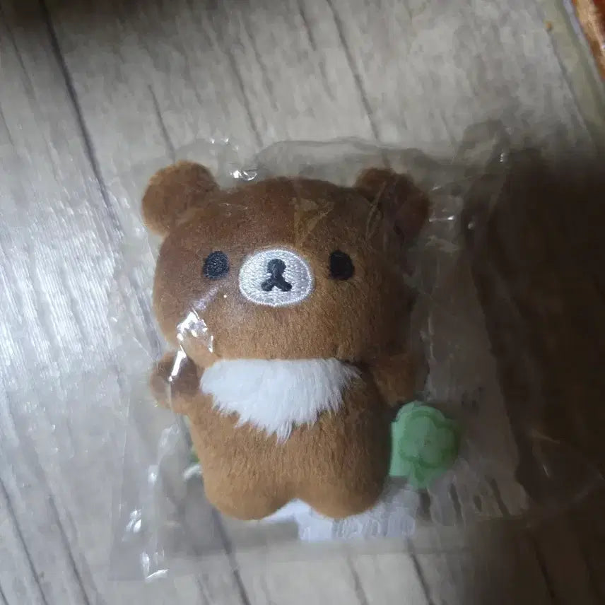 [BUNJANG] Sweet Potato Clover Charm Keychain / 코구마 언제나함께해 네잎클로버 키링