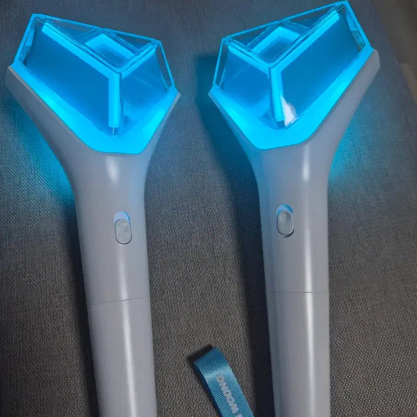 [BUNJANG] Im Hero Official Lightstick HERO Bundle Set / 임영웅 공식 응원봉 HERO 2개 일괄판매