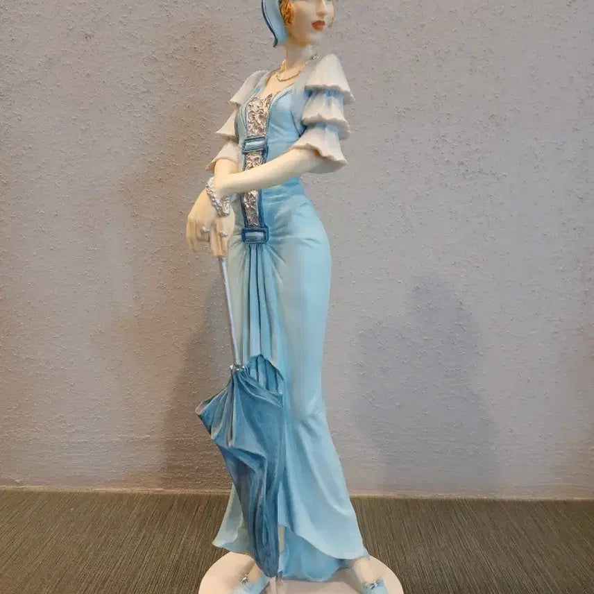 [BUNJANG] Royal Doulton Classique Large Figurine - Elizabeth / 로얄던튼클랙식 피겨린대형(엘리자베스)