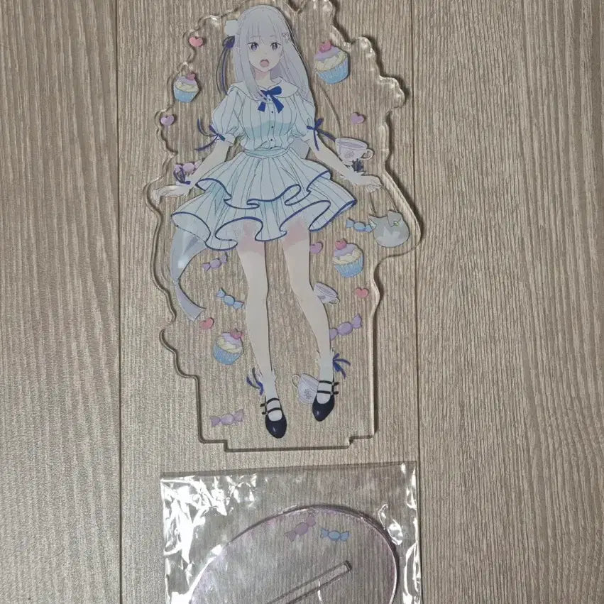 [BUNJANG] Re:Zero Emilia Party Version Acrylic Stand Keyring / Re:zero/리제로 에밀리아 아크릴스탠드 키링 파티버전
