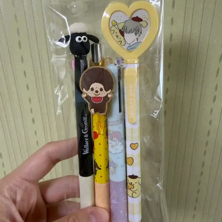 [BUNJANG] Set of 4 Character Ballpoint Pens / 볼펜 일괄판매