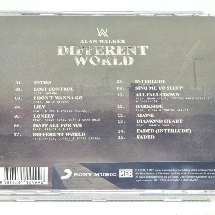 [BUNJANG] Alan Walker Different World 1st Album Signed CD / 알렌 워커 (Alan Walker) 1집 Different World 친필 싸인 CD