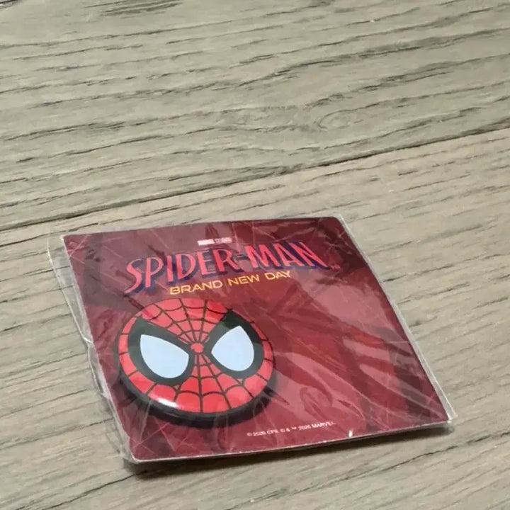 [BUNJANG] Spider-Man Key Visual Poster + Pin Badge Set / 스파이더맨 키비쥬얼 포스터 + 핀뺏지