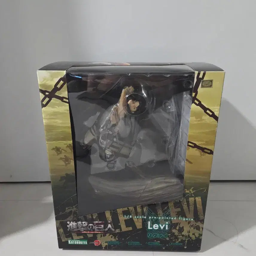 [BUNJANG] Kotobukiya Attack on Titan Levi 1/8 Scale Figure / 코토부키야 진격의 거인 리바이 1/8 스케일 피규어