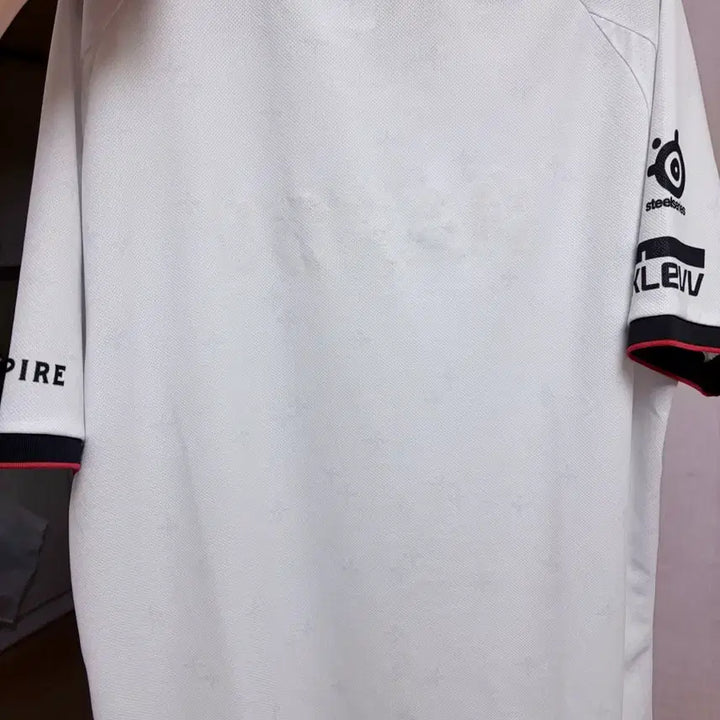 [BUNJANG] T1 2025 Unmarked Jersey Size 105 / T1 티원 2025 유니폼 노마킹 판매