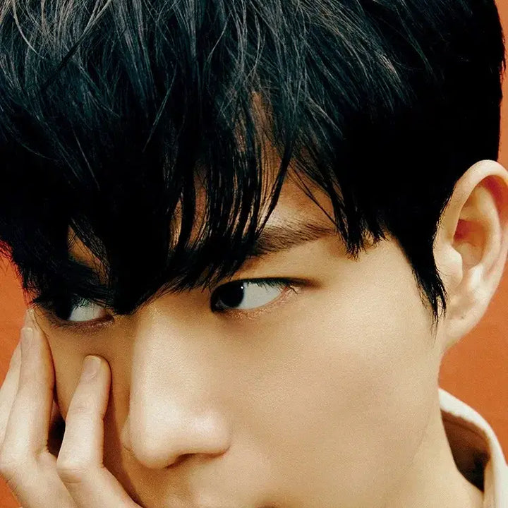 [BUNJANG] Marie Claire Magazine feat. Kim Young-dae Pictorial &amp; Interview (Penthouse Era) / (마지막 한권)<친애하는 X> 배우 김영대님 화보와 인터뷰가 실린 마리끌레르 잡지 양도