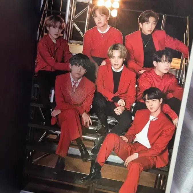 [BUNJANG] BTS MAP OF THE SOUL ON:E Postcard Book / 방탄소년단 맵솔온콘 포스트카드북