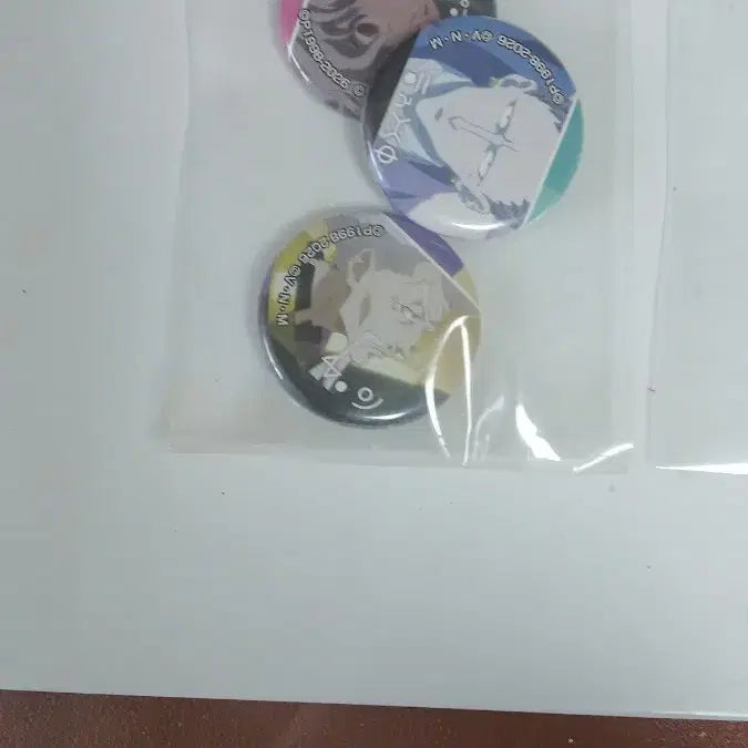 [BUNJANG] Hunter x Hunter Character Pin Badge Set / 헌터헌터 핀 뱃지(네페르피트,슈트,제노,레이저,멜레오론,샤와푸흐)팝니다ㅠㅠ