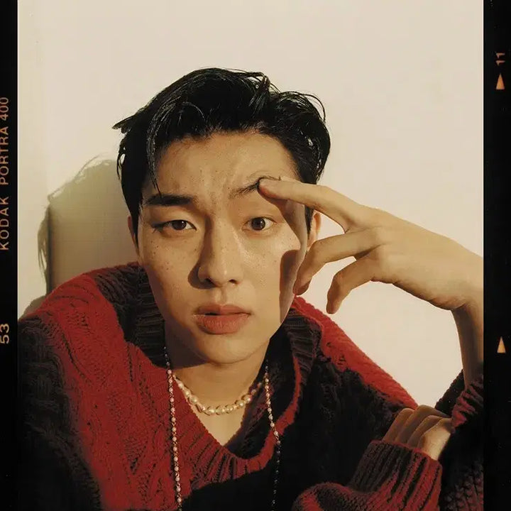 [BUNJANG] Cosmopolitan Magazine featuring Choi Hyun-wook / (새상품)<맨 끝줄 소년>이 강,<약한 영웅> 수호 역 배우 최현욱님의 화보와 인터뷰가 실린 코스모폴리탄 잡지양도