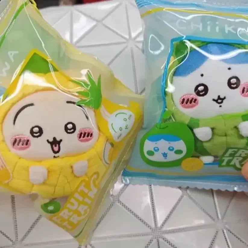 [BUNJANG] Chiikawa Fruit Series Mascot Plush Pouch - Strawberry, Pineapple, Watermelon (Hachware, Usagi) / 치이카와 과일 시리즈 마스코트 누이 인형 파우치 미니소 딸기 파인애플 수박 하치와레 우사기 먼작귀