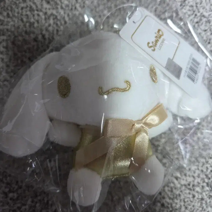 [BUNJANG] Sanrio Hello Kitty Cinnamoroll Gold Edition Plush Keychains Bundle Set / 산리오 헬로키티 시나모롤 골드 인형키링 일괄판매
