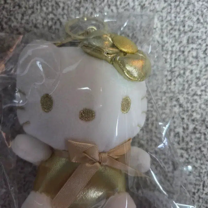 [BUNJANG] Sanrio Hello Kitty Cinnamoroll Gold Edition Plush Keychains Bundle Set / 산리오 헬로키티 시나모롤 골드 인형키링 일괄판매