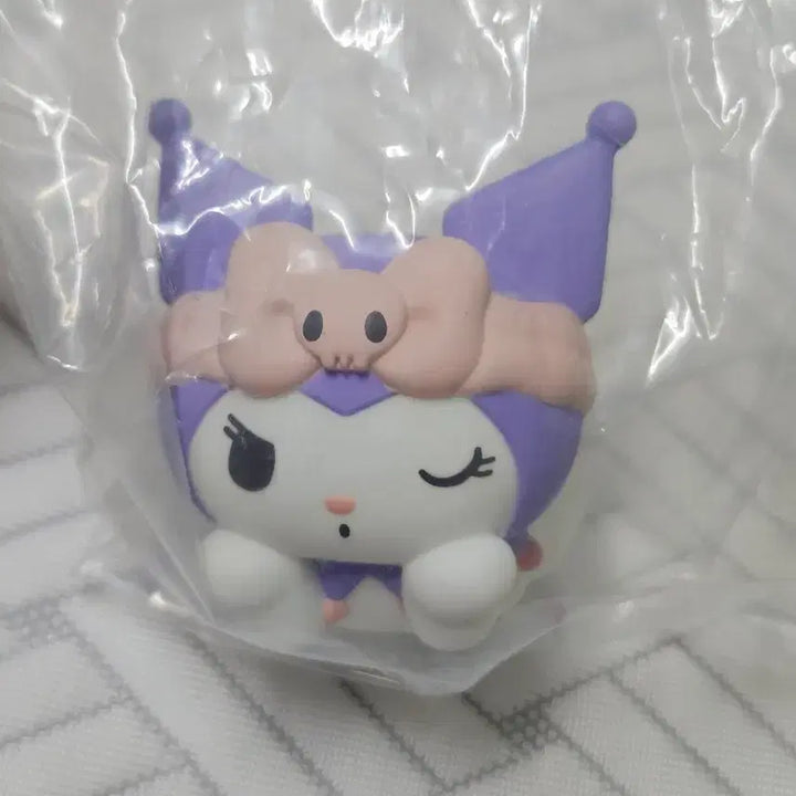 [BUNJANG] Sanrio Characters Kuromi Sofubi Figure Gacha (Sealed) / (미개봉) 산리오 캐릭터즈 쿠로미 소프비 피규어 가챠