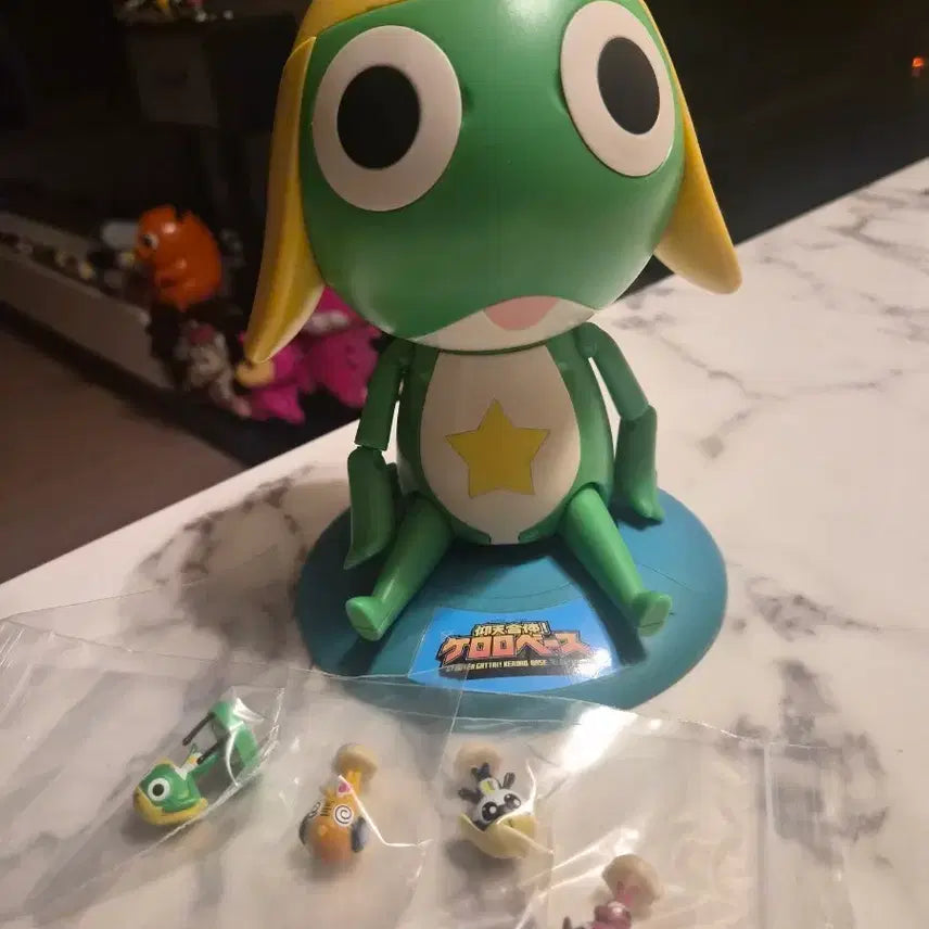 [BUNJANG] Keroro Base Yangcheon Combination Vintage Keroro Base / 택포16.5만 케로로 베이스 양천합체 고전 케로로베이스