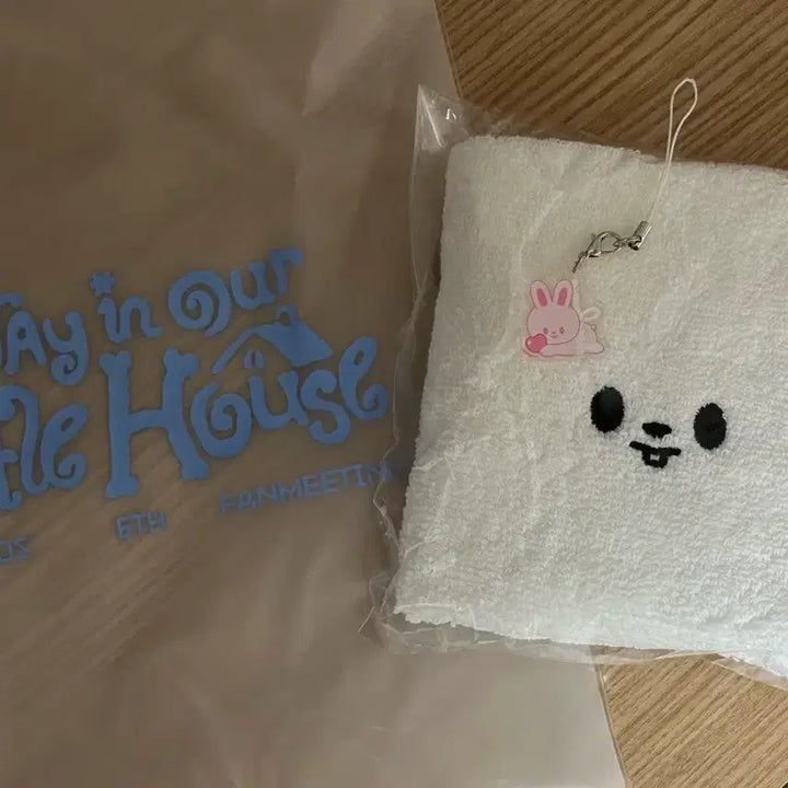 [BUNJANG] Stray Kids Fan Meeting Rabbit Towel / 스트레이키즈 팬미팅 입장기프트 리빗 수건