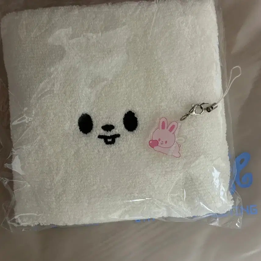 [BUNJANG] Stray Kids Fan Meeting Rabbit Towel / 스트레이키즈 팬미팅 입장기프트 리빗 수건