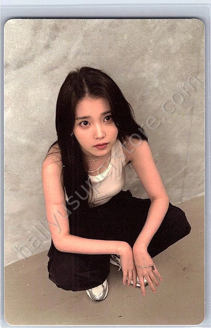 IU - IU - IU - IU - 2024 IU HEREH WORLD TOUR CONCERT ENCORE PHOTO CARD