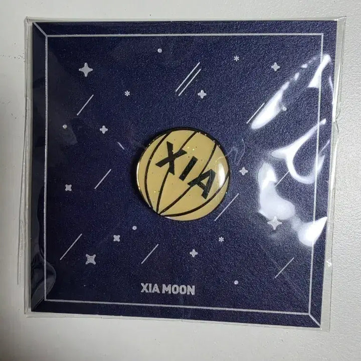 [BUNJANG] XIA Moon Shadhal Badge / XIA MOON 뱃지 샤달뱃지