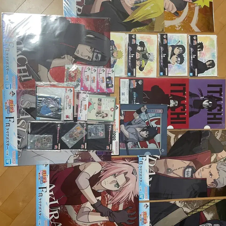 [BUNJANG] Naruto Japanese Goods Poster, Itachi, Sasuke, and Assorted Merchandise Bundle / 나루토일본쿠지