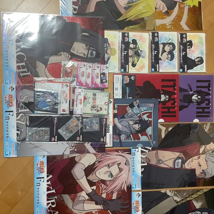 [BUNJANG] Naruto Japanese Goods Poster, Itachi, Sasuke, and Assorted Merchandise Bundle / 나루토일본쿠지
