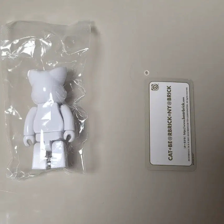 [BUNJANG] Bearbrick Series 32 SHUSH Bearbrick / 베어브릭 32탄 슈시 냐브릭