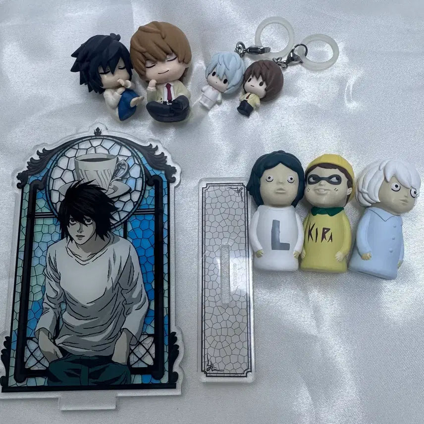 [BUNJANG] Death Note L Acrylic Standee, Finger Puppets, Mezilshi, Shoulder Figure Bundle Set / 데스노트 굿즈(엘 아크릴 스텐드, 손가락 인형 3개, 메지루시, 어깨쿵 등)일괄 판매