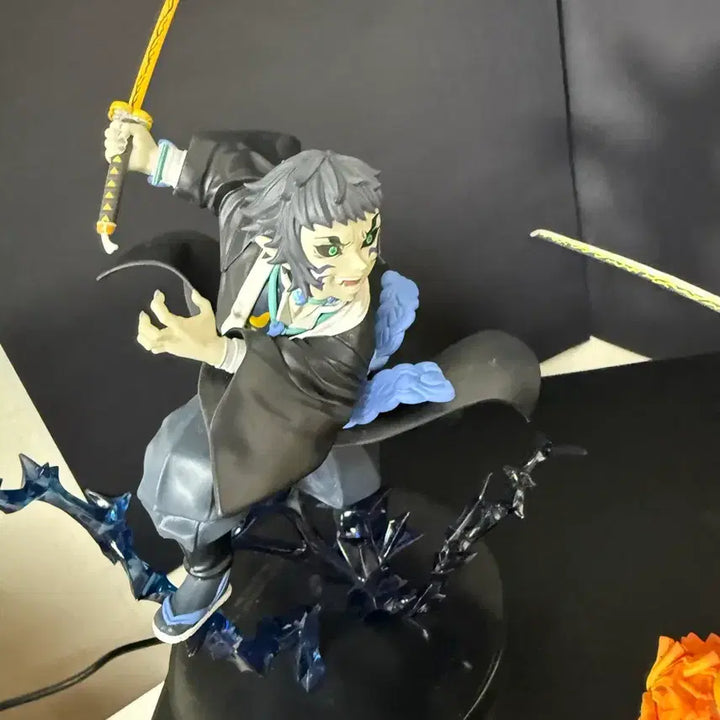 [BUNJANG] Demon Slayer Zenitsu &amp; Kaigaku Figures Bundle Set / 귀멸의 칼날 젠이츠 카이가쿠 피규어 일괄