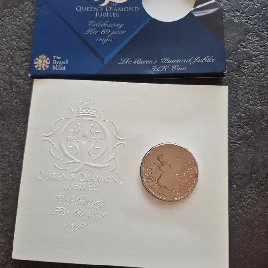 [BUNJANG] Queen Elizabeth II Diamond Jubilee Commemorative Coin / 영국 엘리자베스 2세 다이아몬드 주빌리 기념주화