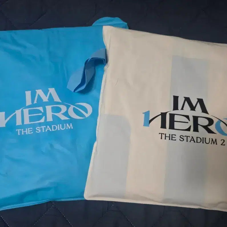 [BUNJANG] Im Hero Official Raincoat Bundle Set (Old &amp; New Versions) / 임영웅 우비 구버젼 신버젼 2개 일괄