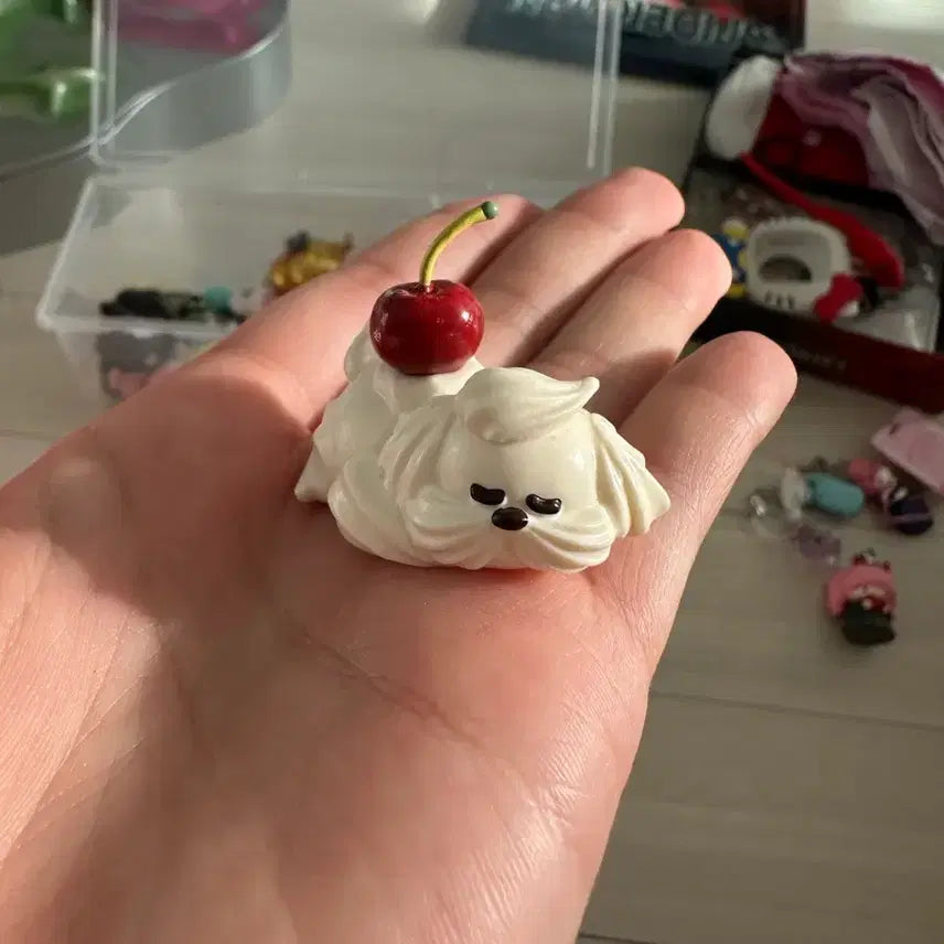 [BUNJANG] Cherry Cream Puppy Gacha Figure / 체리 크림 강아지 가챠 피규어