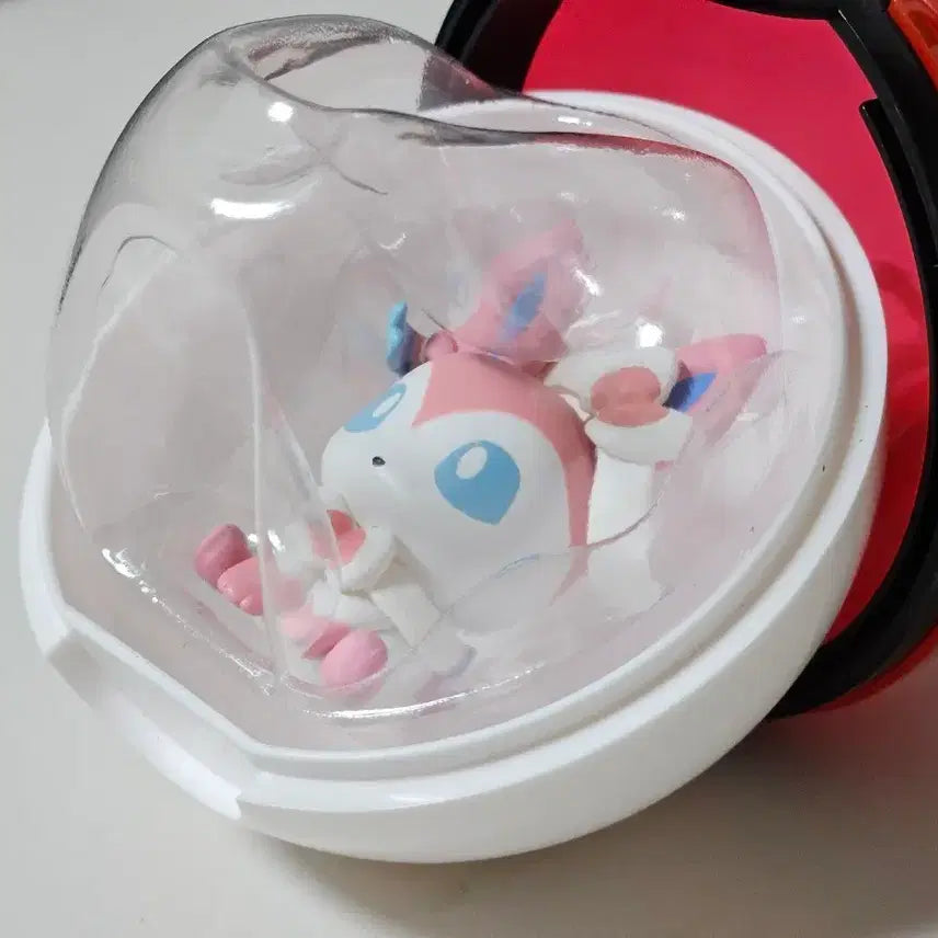 [BUNJANG] FUNISM Eeveelutions Mini Figure Sylveon (Sealed) / [미개봉] 포켓몬 완락주의 FUNISM 퍼니즘 이브이즈 미니 피규어 님피아