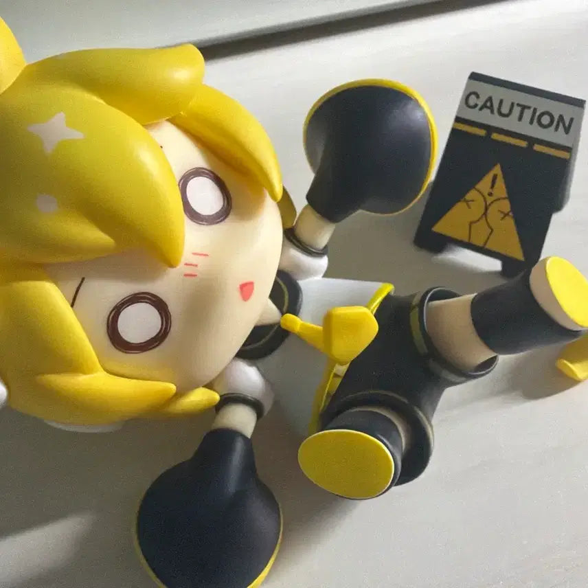 [BUNJANG] Vocaloid Kagamine Len "Kwadang" Figure / 보컬로이드 카가미네 렌 꽈당 피규어