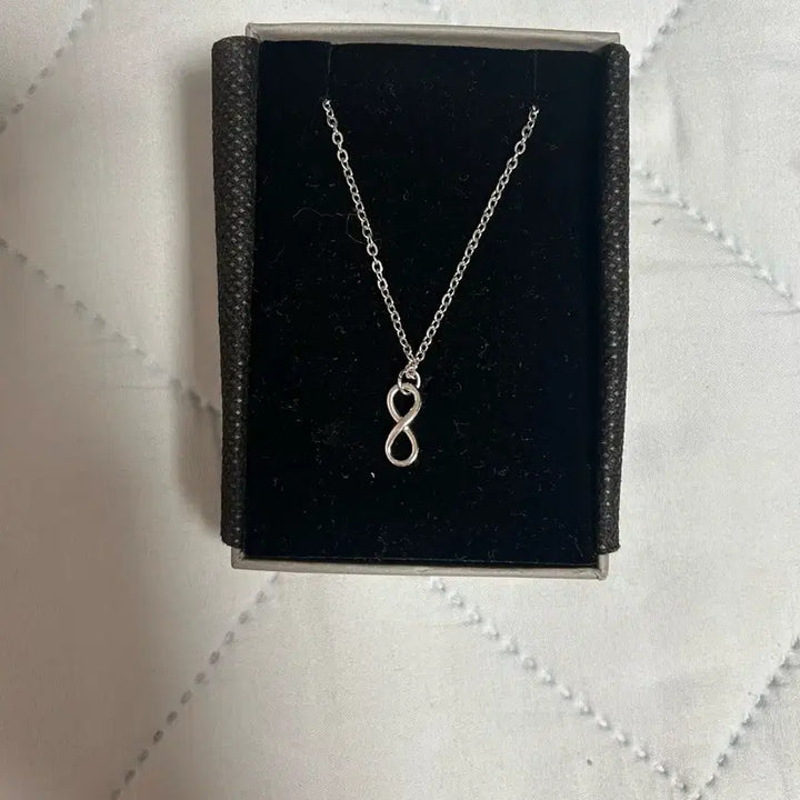 [BUNJANG] SEVENTEEN 9th Anniversary The8 Necklace / 세븐틴 9주년 목걸이 디에잇