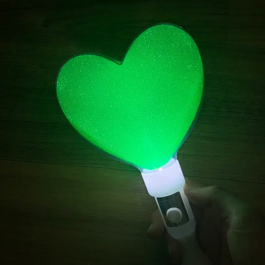 [BUNJANG] Heart Shape Green Lightstick Wand / 하트 응원봉 펜라이트 그린 불빛 봉 요술봉