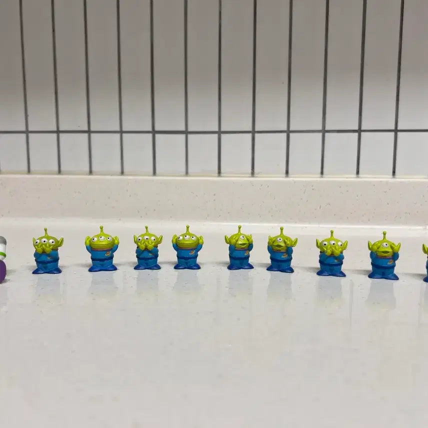 [BUNJANG] Disney Pixar Toy Story Alien Buzz Figure / 토이스토리 디즈니 픽사 알린 버즈 피규어
